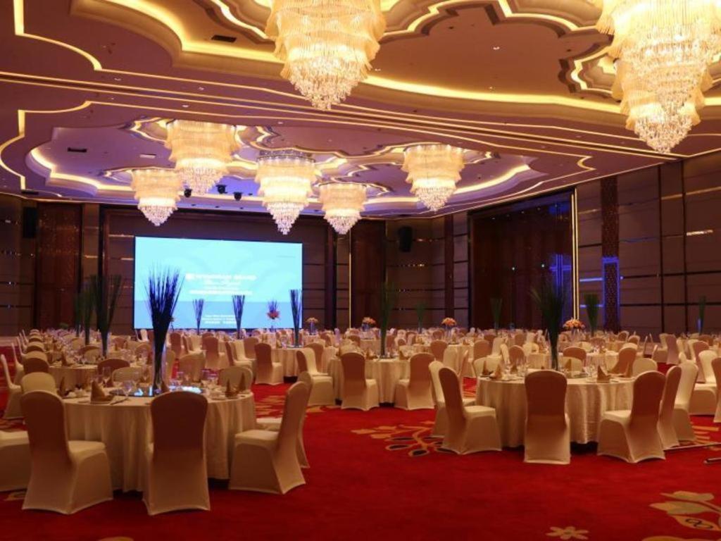Wyndham Grand Plaza Royale Xianglin Shaoyang Hotel Bagian luar foto