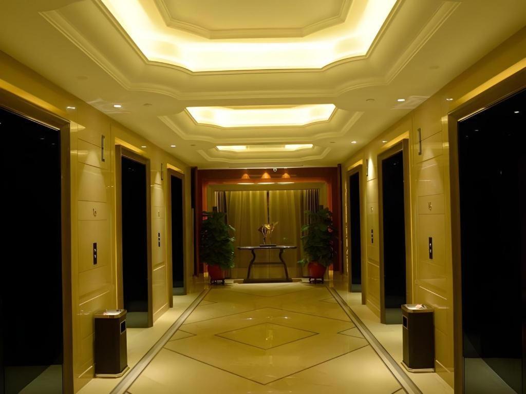 Wyndham Grand Plaza Royale Xianglin Shaoyang Hotel Bagian luar foto