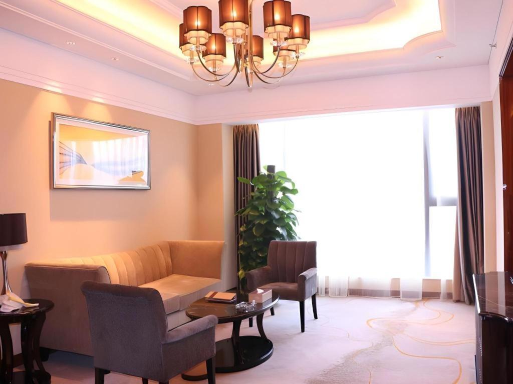 Wyndham Grand Plaza Royale Xianglin Shaoyang Hotel Bagian luar foto