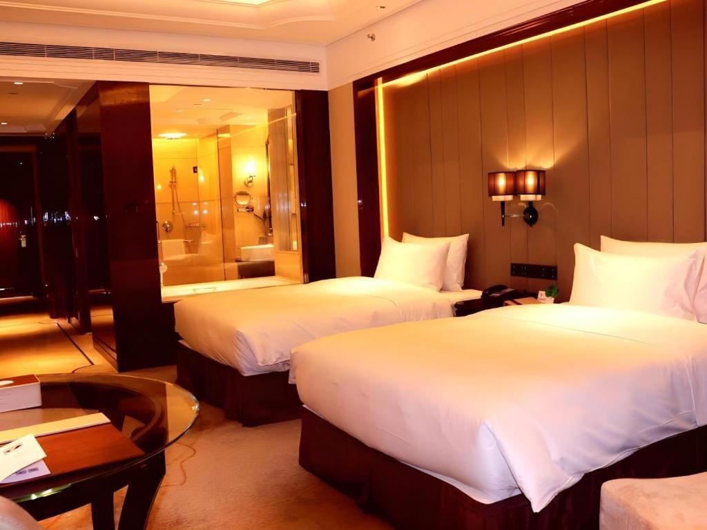 Wyndham Grand Plaza Royale Xianglin Shaoyang Hotel Bagian luar foto