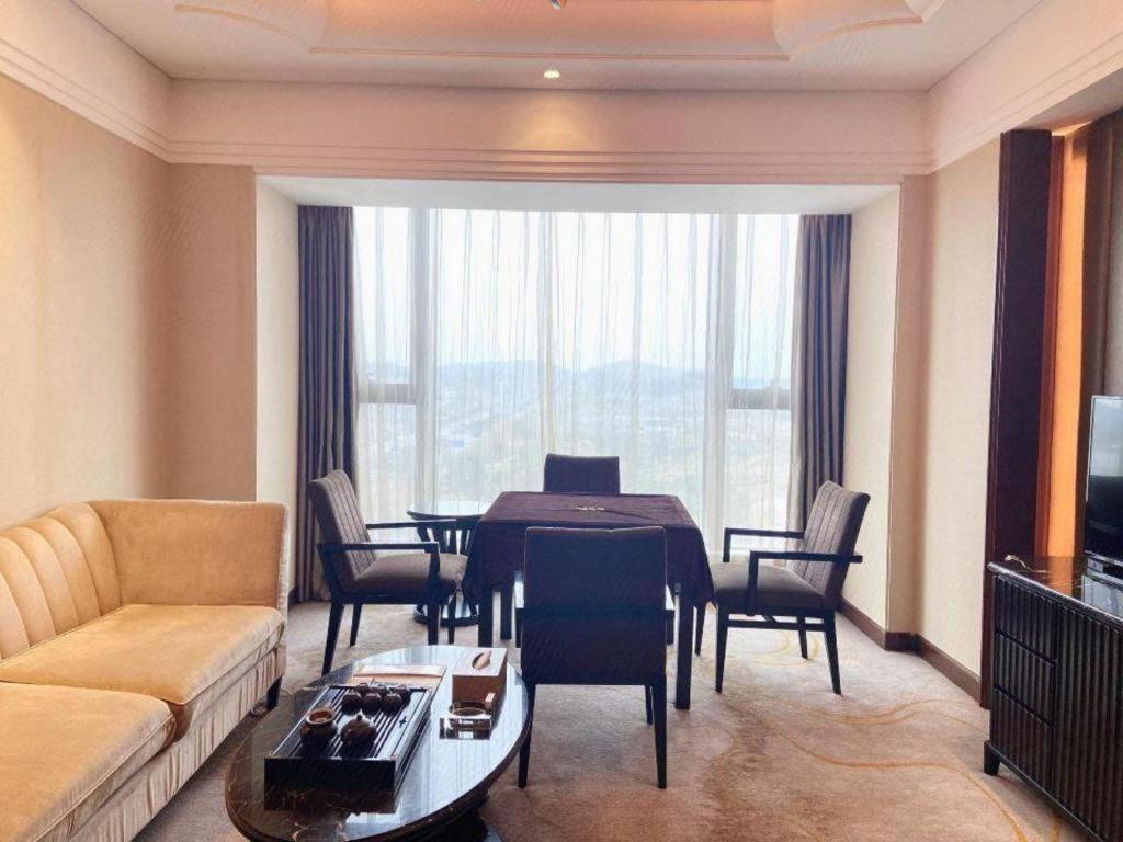 Wyndham Grand Plaza Royale Xianglin Shaoyang Hotel Bagian luar foto
