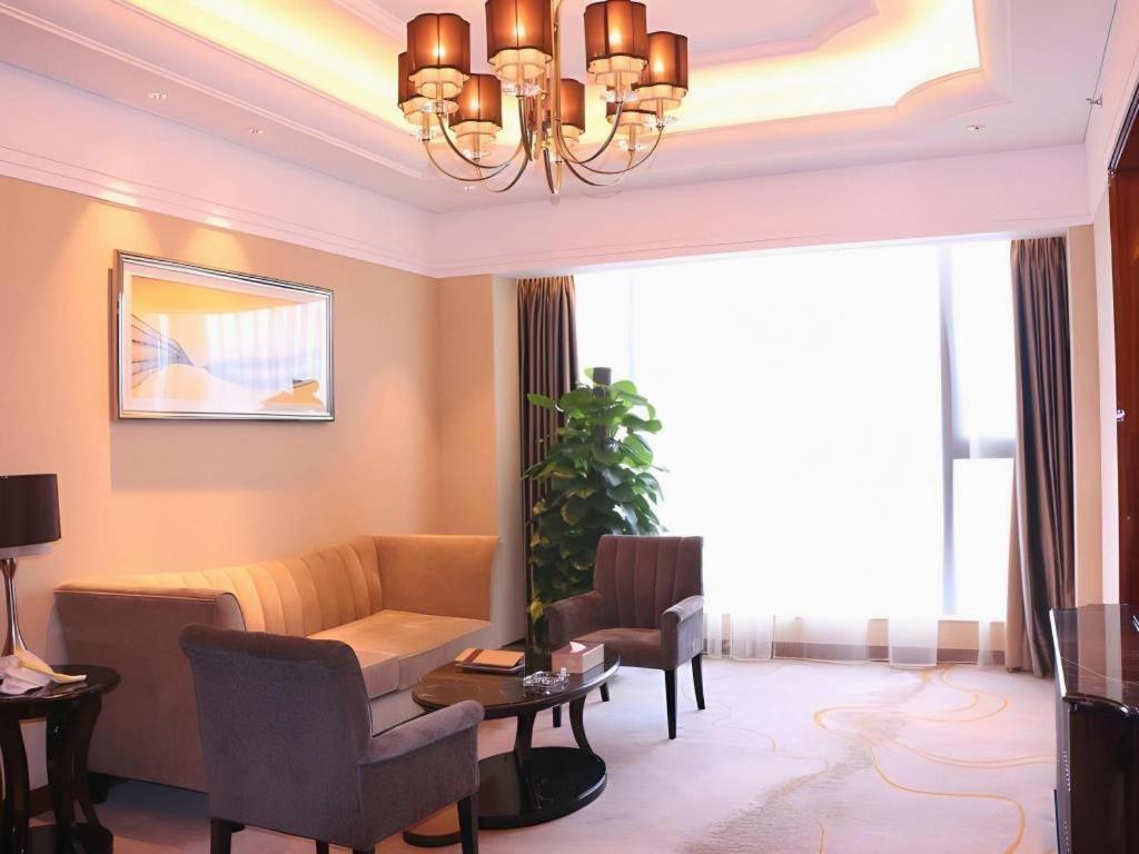 Wyndham Grand Plaza Royale Xianglin Shaoyang Hotel Bagian luar foto