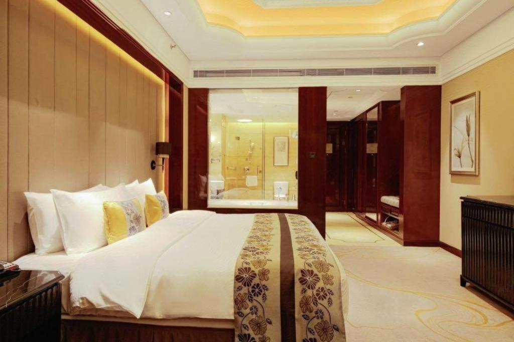 Wyndham Grand Plaza Royale Xianglin Shaoyang Hotel Bagian luar foto