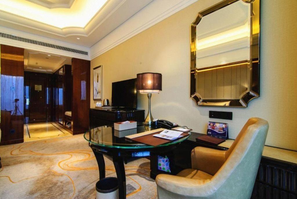 Wyndham Grand Plaza Royale Xianglin Shaoyang Hotel Bagian luar foto