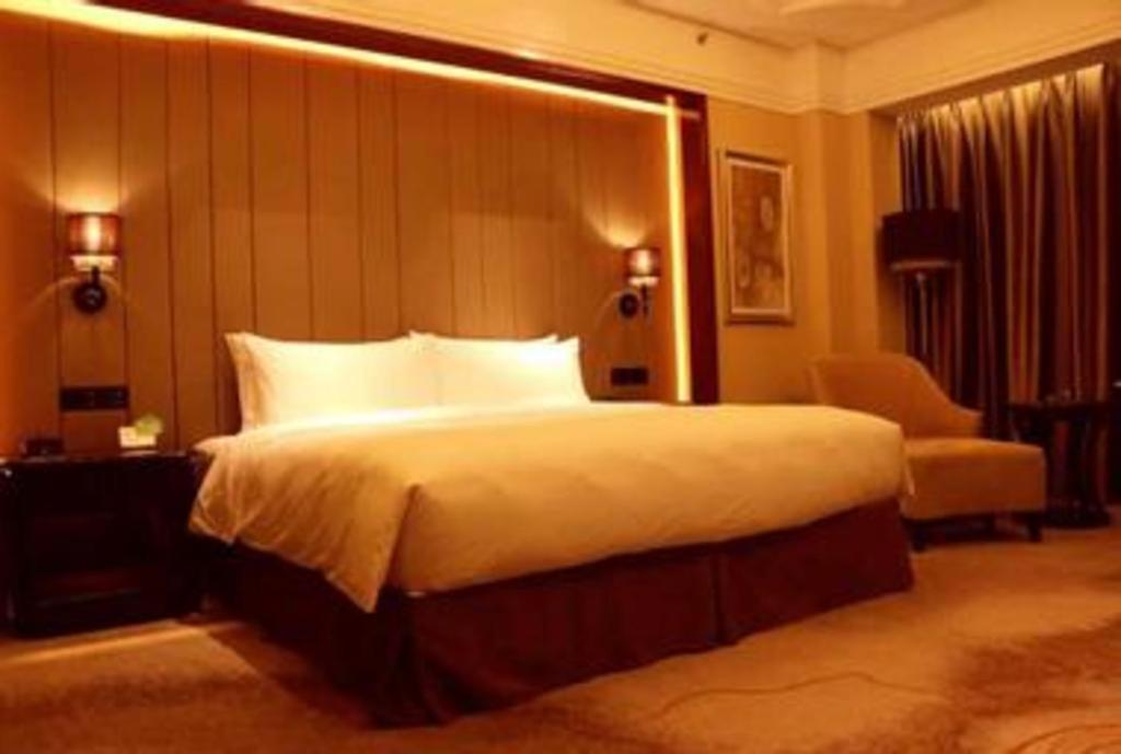 Wyndham Grand Plaza Royale Xianglin Shaoyang Hotel Bagian luar foto