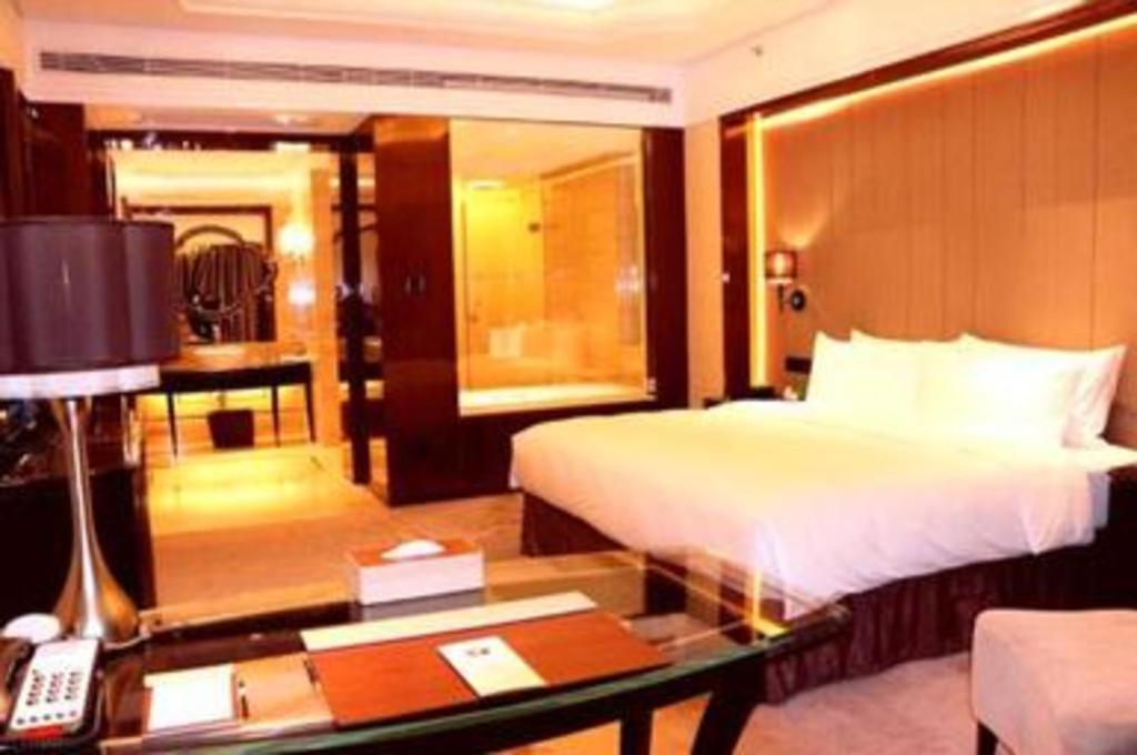 Wyndham Grand Plaza Royale Xianglin Shaoyang Hotel Bagian luar foto