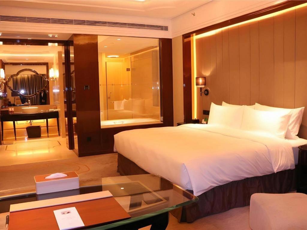 Wyndham Grand Plaza Royale Xianglin Shaoyang Hotel Bagian luar foto