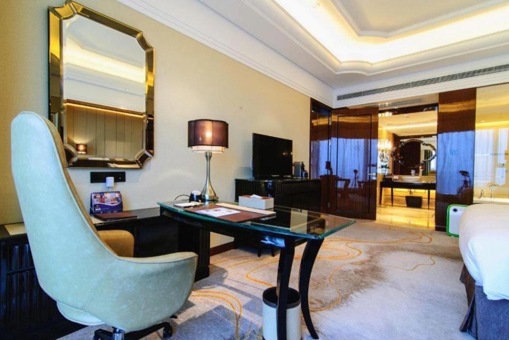 Wyndham Grand Plaza Royale Xianglin Shaoyang Hotel Bagian luar foto