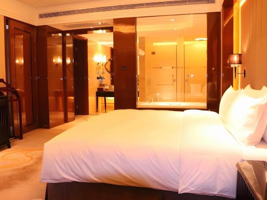 Wyndham Grand Plaza Royale Xianglin Shaoyang Hotel Bagian luar foto