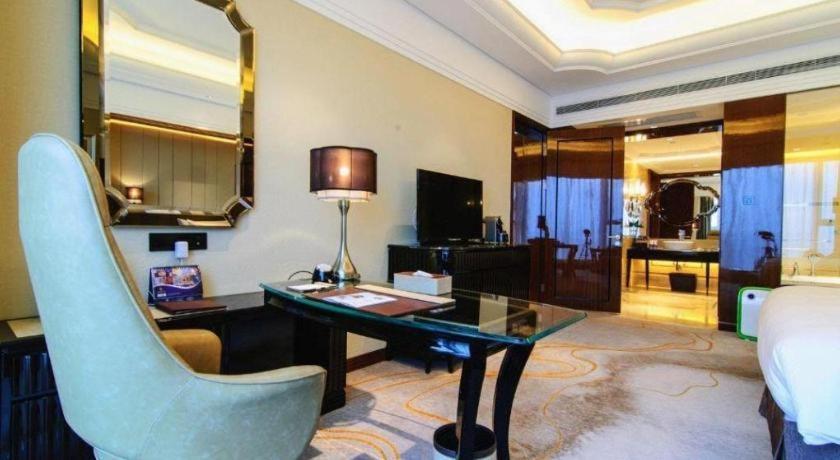 Wyndham Grand Plaza Royale Xianglin Shaoyang Hotel Bagian luar foto