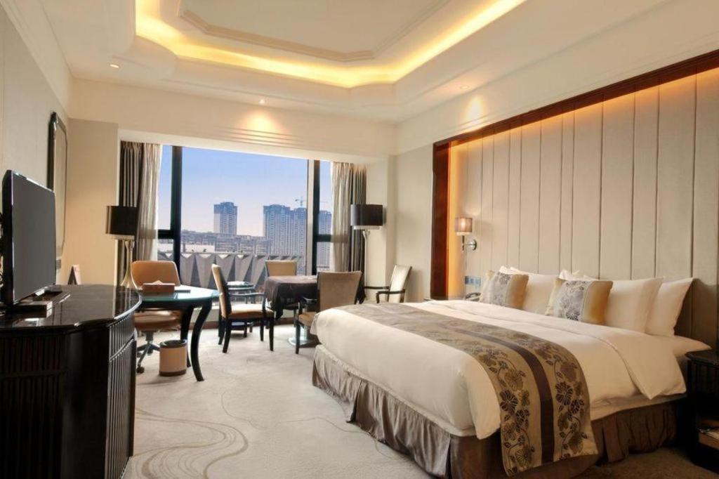 Wyndham Grand Plaza Royale Xianglin Shaoyang Hotel Bagian luar foto
