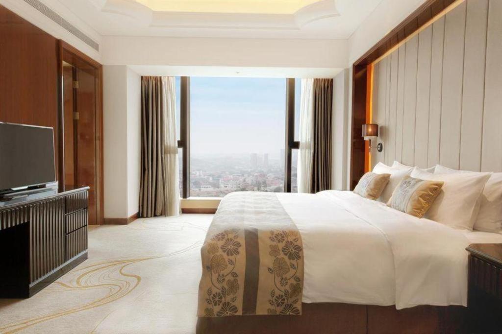 Wyndham Grand Plaza Royale Xianglin Shaoyang Hotel Bagian luar foto