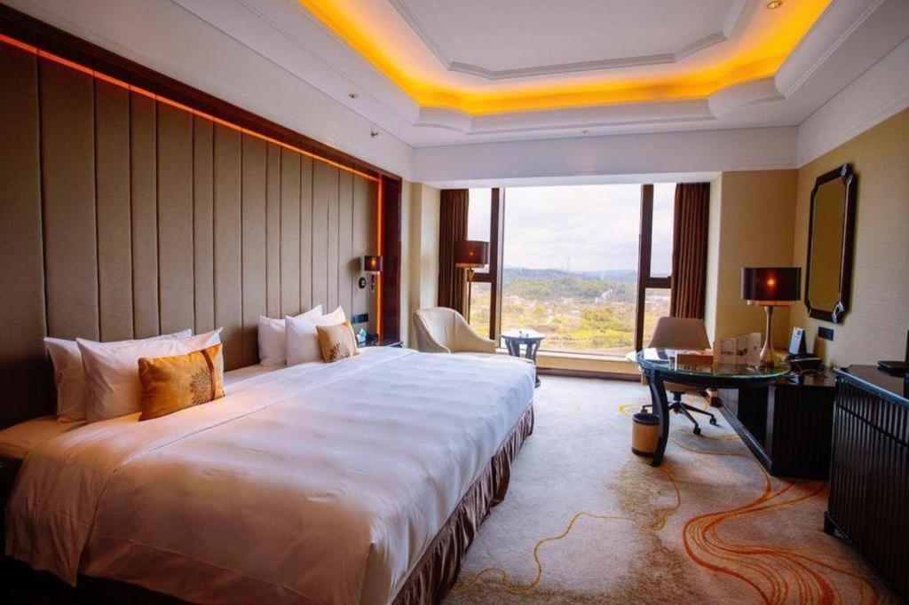 Wyndham Grand Plaza Royale Xianglin Shaoyang Hotel Bagian luar foto