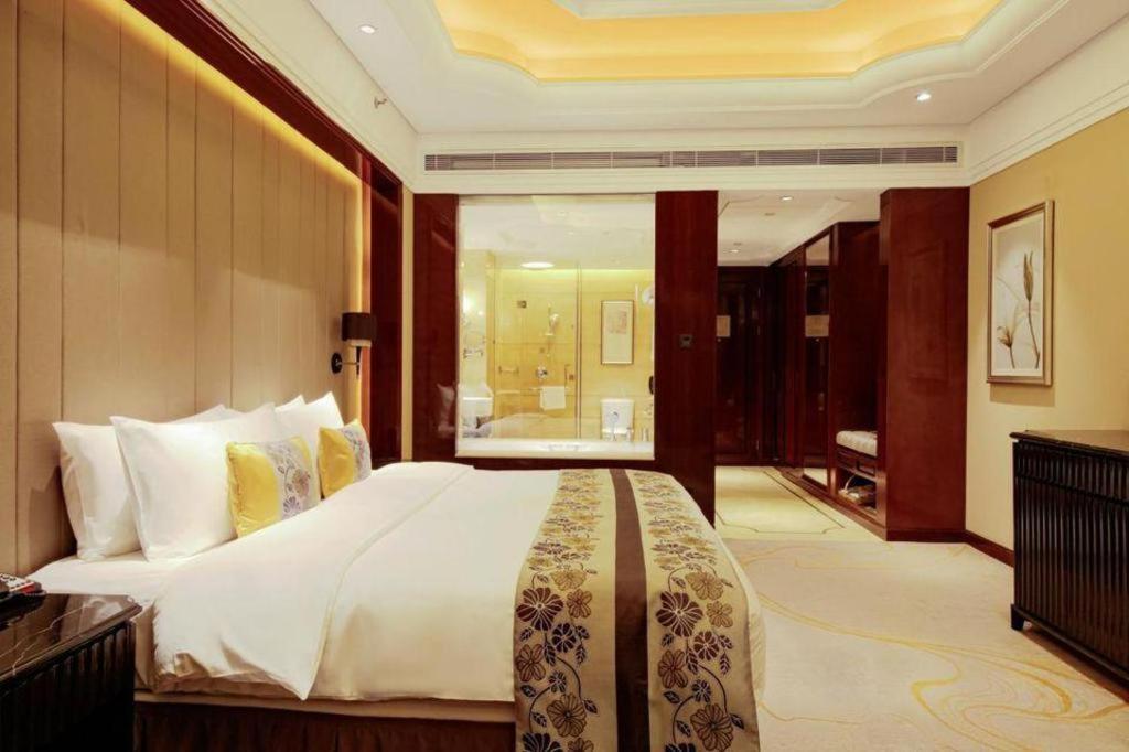 Wyndham Grand Plaza Royale Xianglin Shaoyang Hotel Bagian luar foto